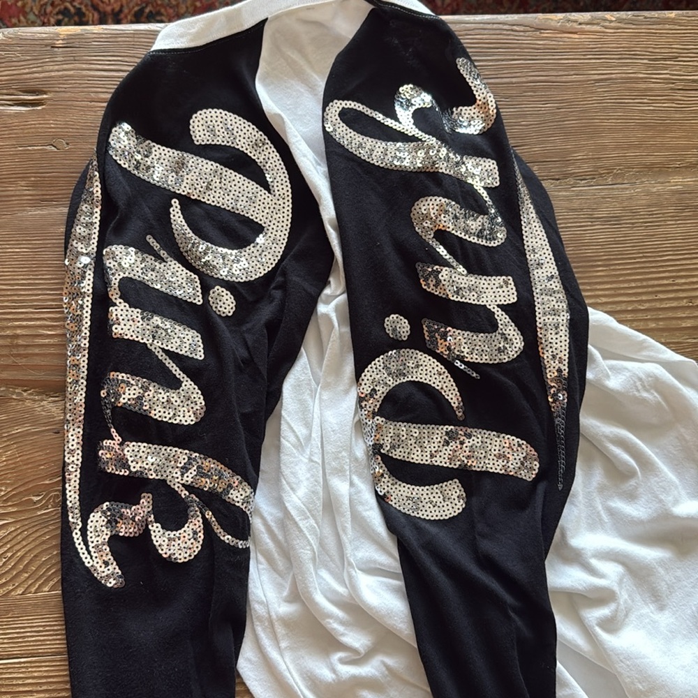 PINK VICTORIA'S SECRET SEQUIN VARSITY CAMPUS Long Sleeve T-SHIRT - Picture 1 of 5